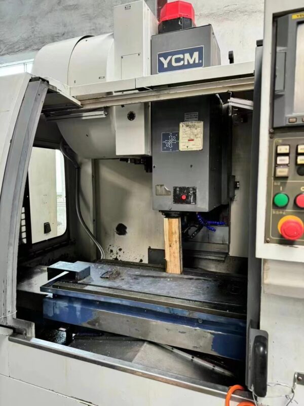 YCM FV102A vertical machining center 2017year - Image 3