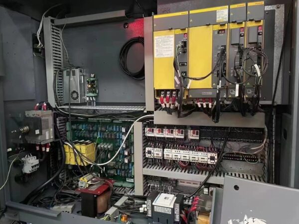 Taiwan YCM FV102A CNC Machine Center 2017Year - 图片 3