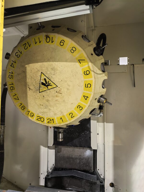 Fanuc robodrill T21IFLB CNC Tapping center drilling machine 2013year - 图片 7