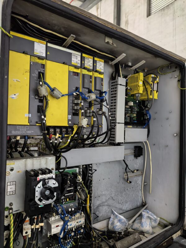 Fanuc robodrill T21IFLB CNC Tapping center drilling machine 2013year - 图片 8
